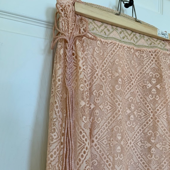 Long lace skirt NWT - Picture 2 of 3
